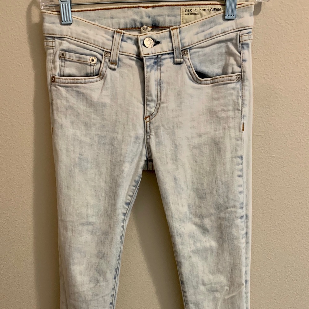 Light wash skinny jeans! RAG AND BONE